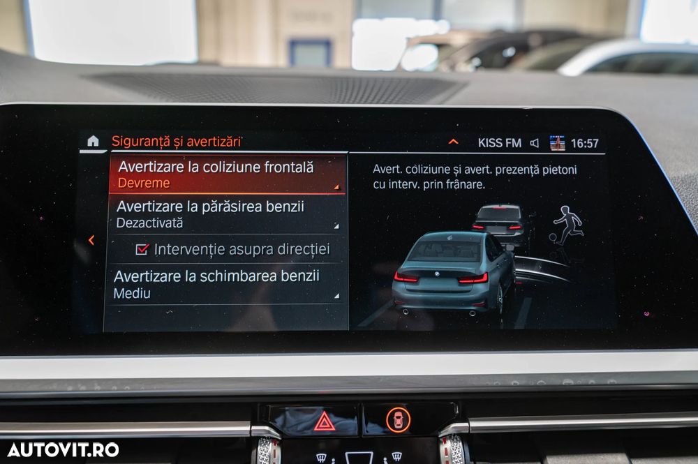 BMW Seria 3 320d Aut. Sport Line - 31