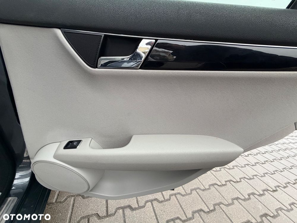 Mercedes-Benz Klasa C - 30