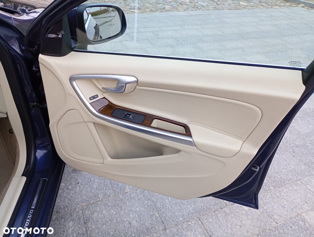 Volvo V60 T4 Edition - 24