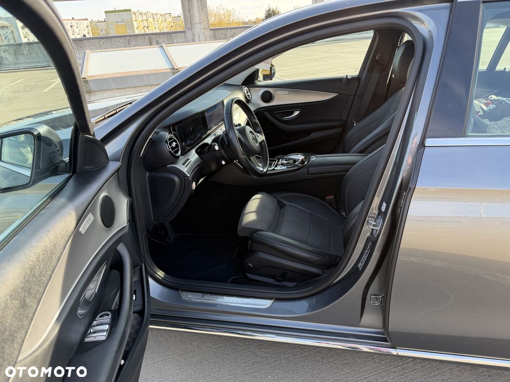 Mercedes-Benz Klasa E 220 d 9G-TRONIC - 13