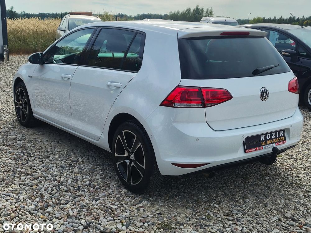 Volkswagen Golf - 17