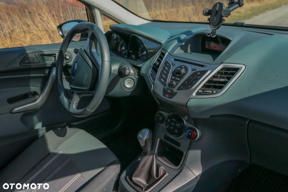 Ford Fiesta - 26