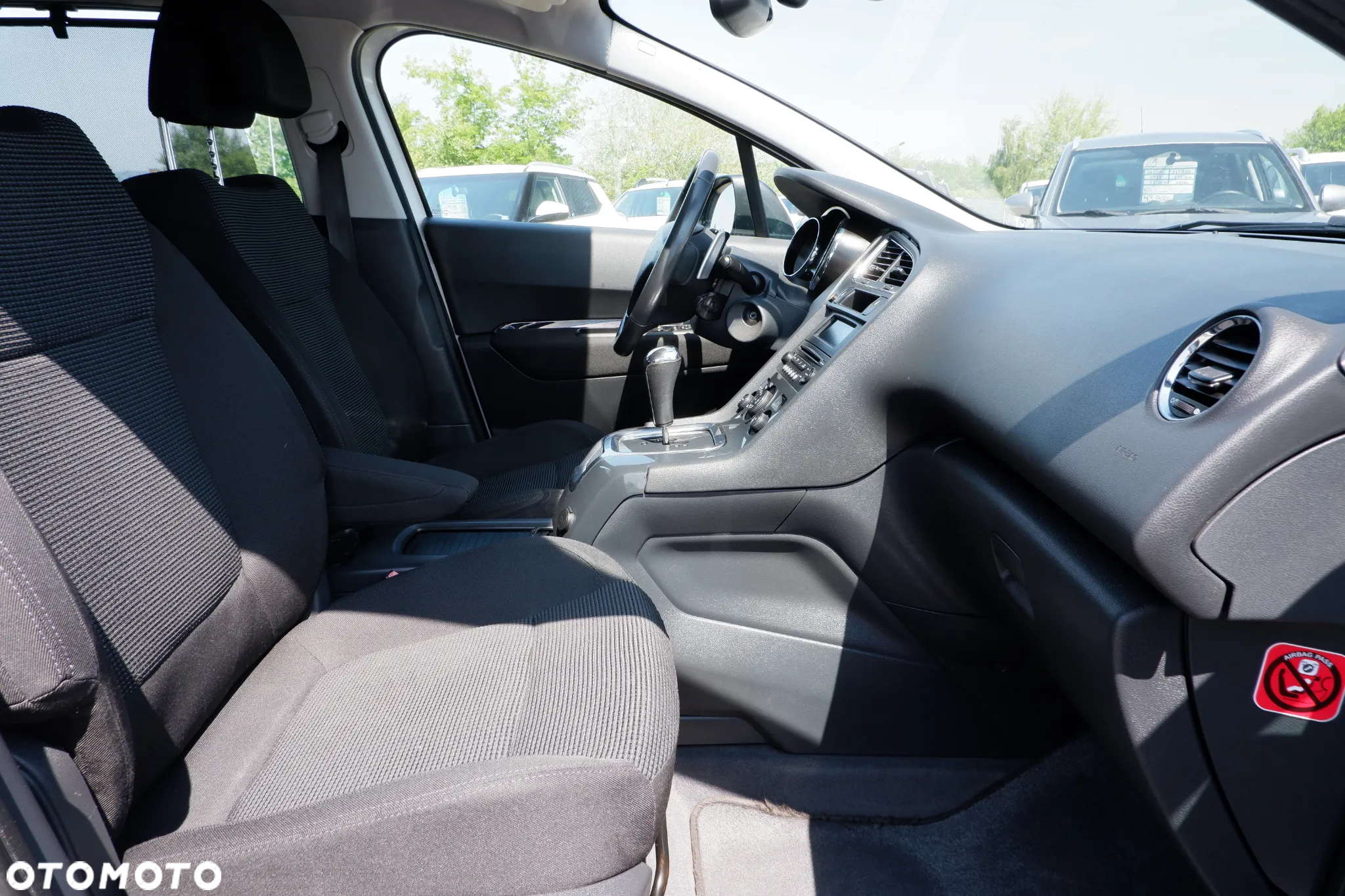 Peugeot 5008 HDI FAP 110 EGS6 Tendance - 9