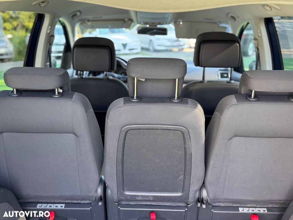 Volkswagen Touran - 6