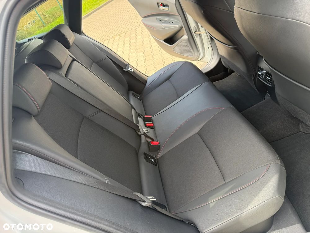 Toyota Corolla 2.0 Hybrid GR Sport Dynamic - 16