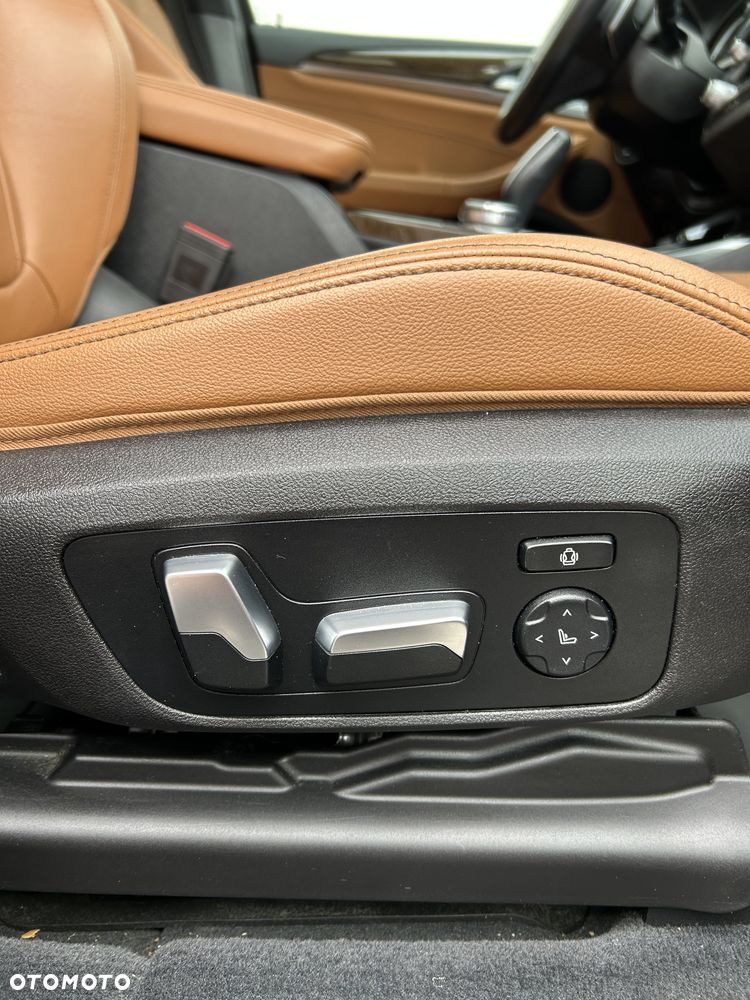BMW X3 xDrive30i Luxury Line - 17