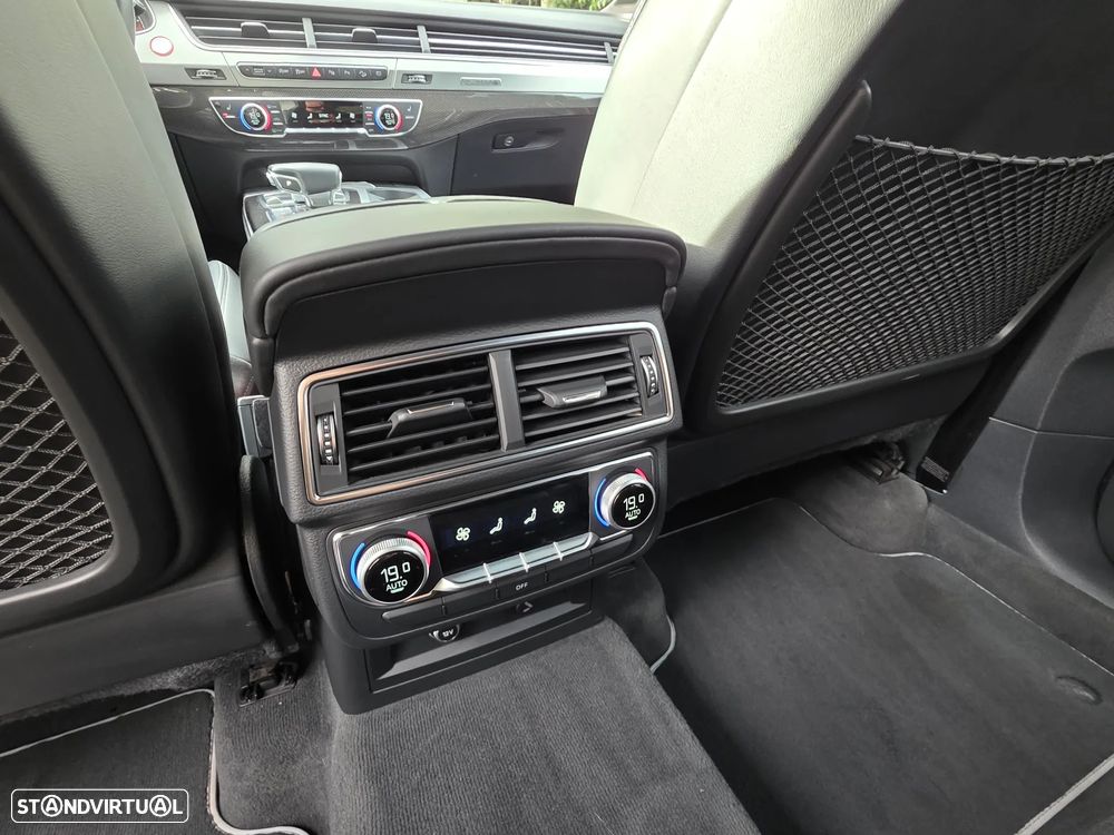 Audi SQ7 4.0 TDI V8 quattro Tiptronic 7L - 27
