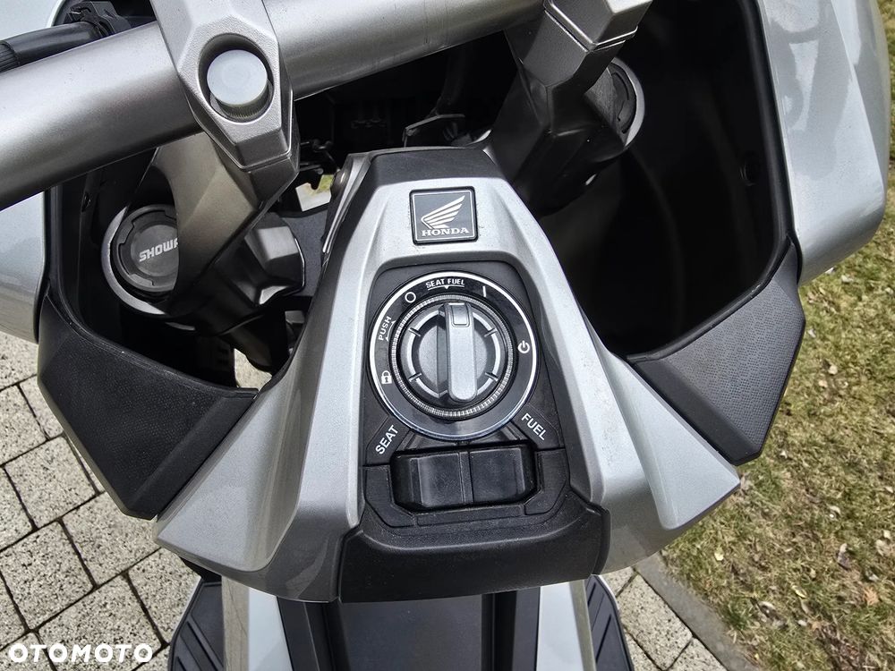 Honda ADV350 - 12