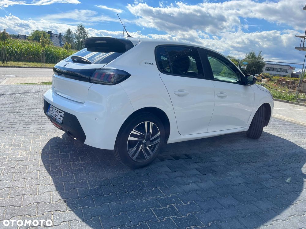 Peugeot 208 - 3
