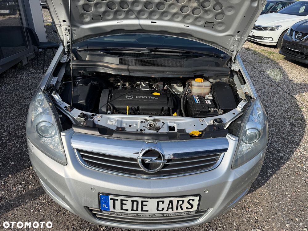 Opel Zafira 1.8 Cosmo - 27