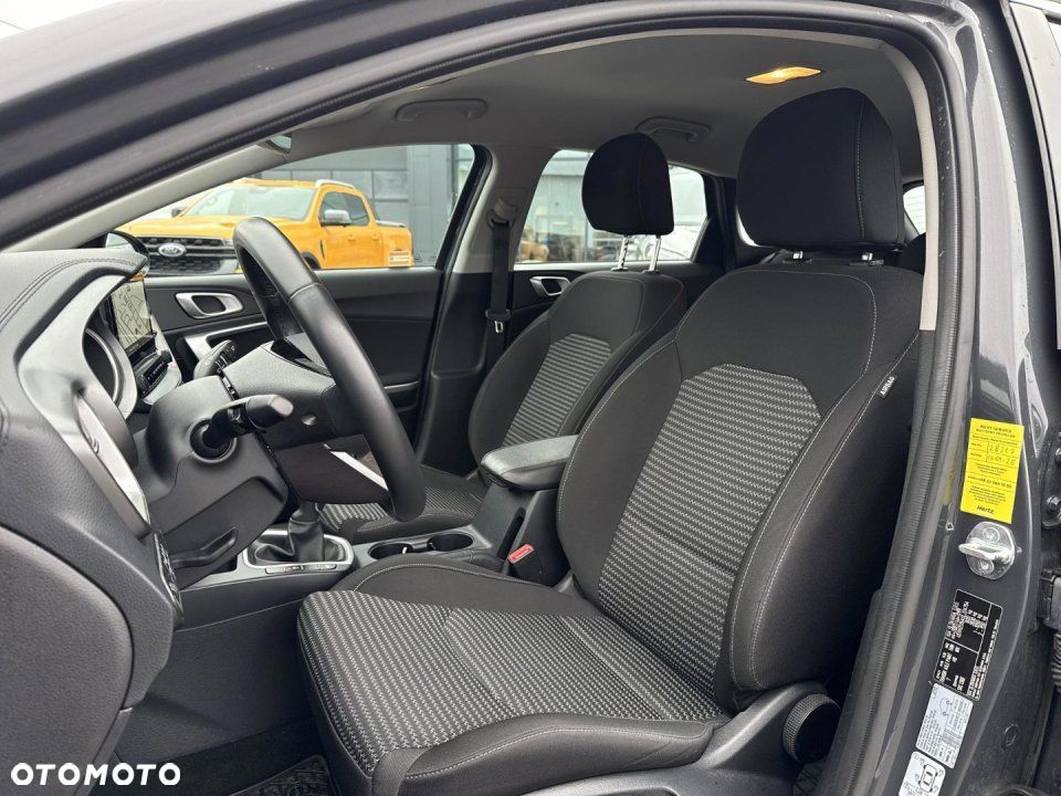 Kia Ceed - 13