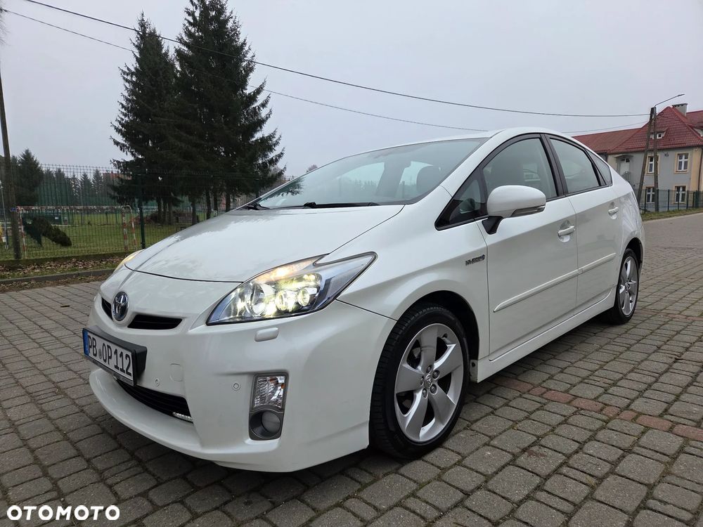 Toyota Prius (Hybrid) Executive - 1