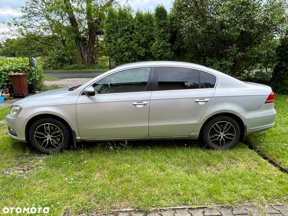 Volkswagen Passat 2.0 TDI DPF BlueMotion Technology Comfortline - 6