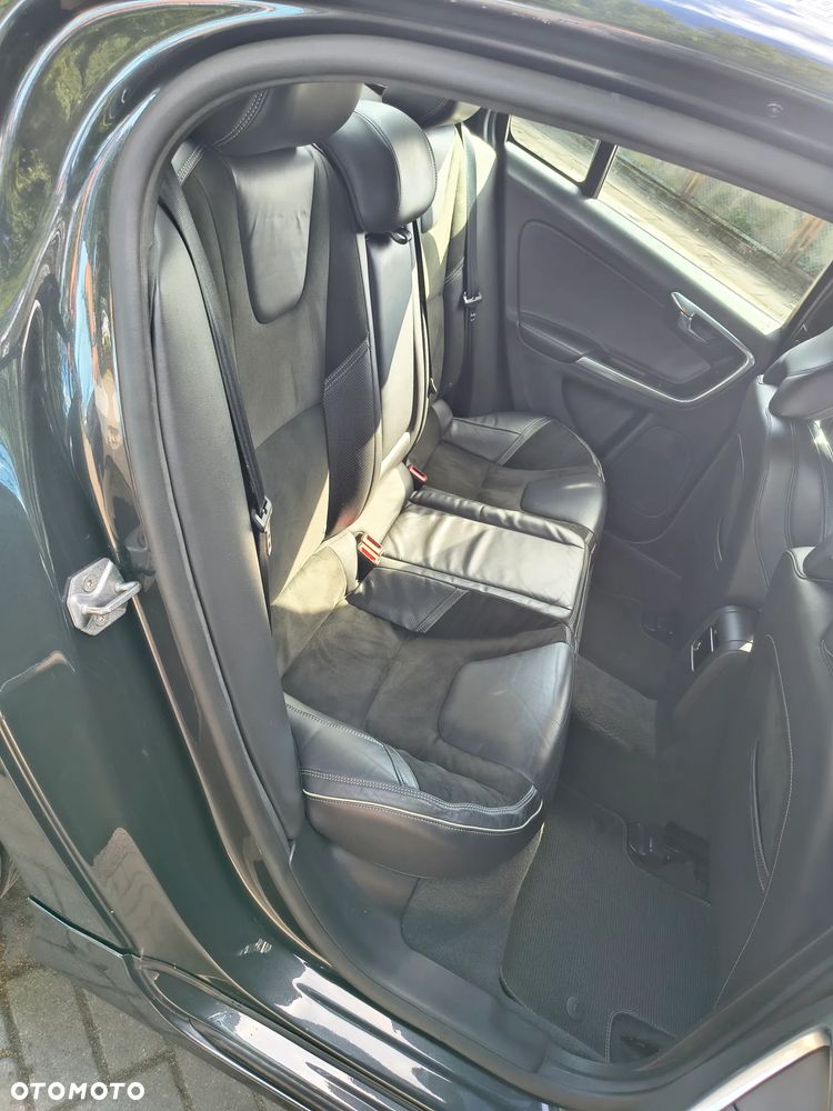 Volvo S60 D4 Drive-E Momentum - 19