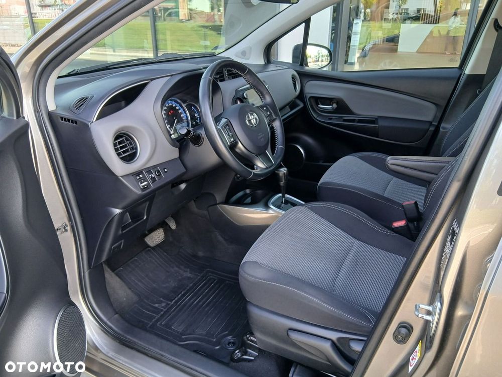 Toyota Yaris Hybrid 100 Premium EU6 - 14