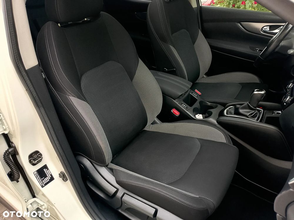 Nissan Qashqai 1.6 DCi Xtronic N-Connecta - 16