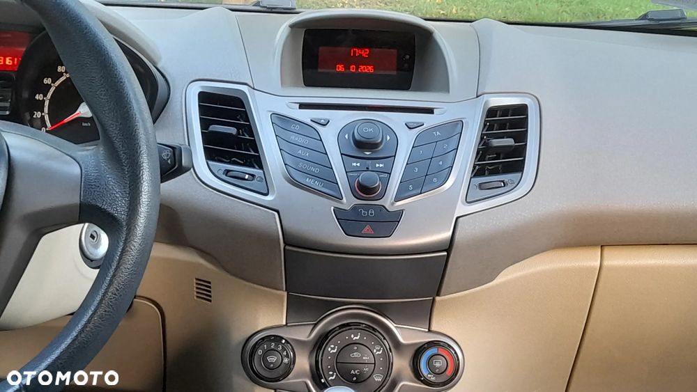Ford Fiesta - 15