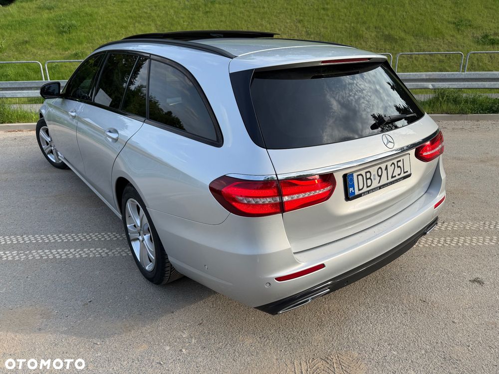 Mercedes-Benz Klasa E 220 d 9G-TRONIC - 12