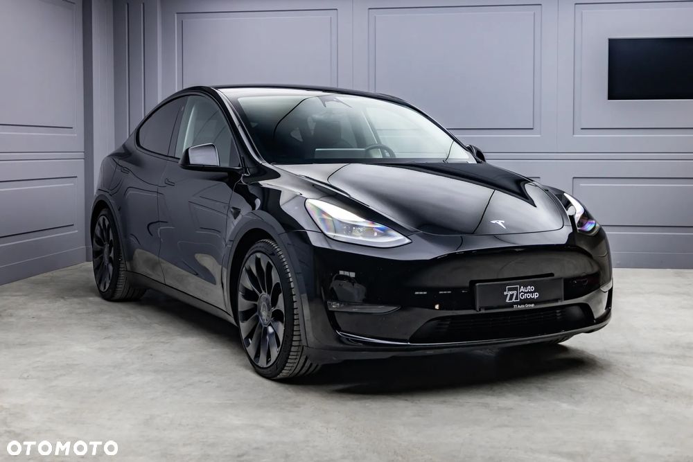 Tesla Y Performance AWD - 3