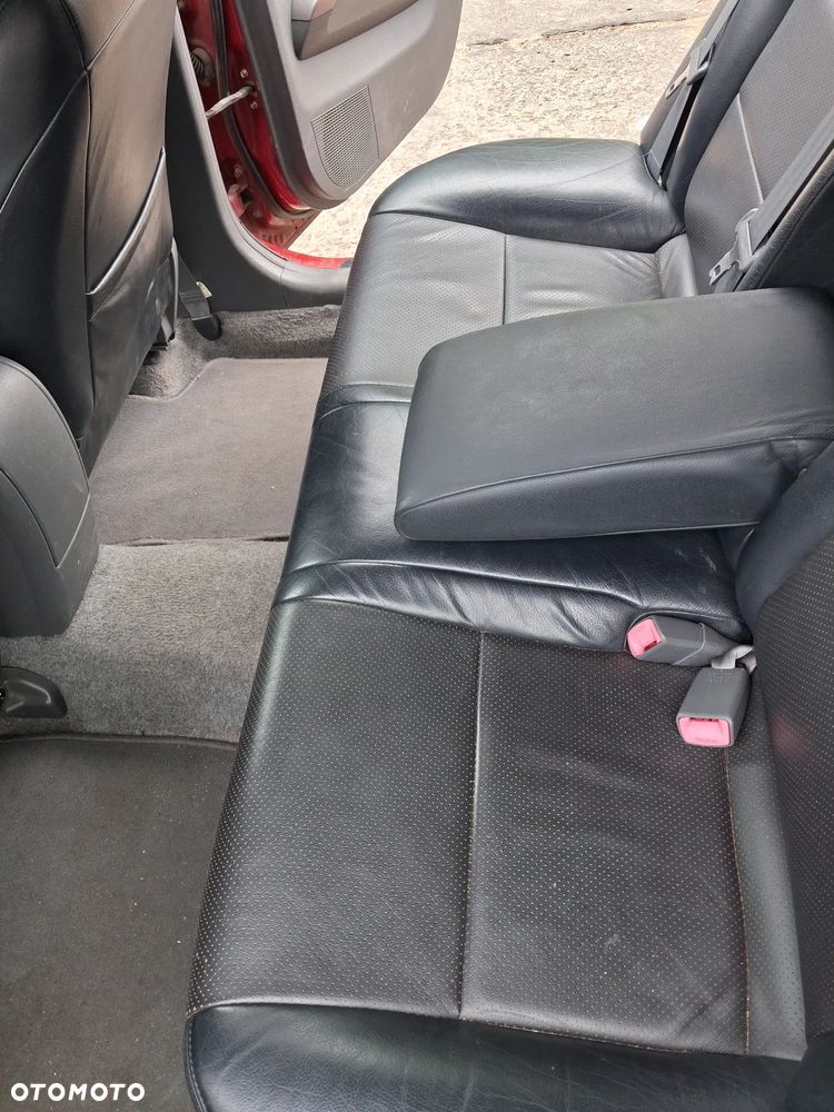 Toyota Prius 1.5 VVT-i Sol - 24