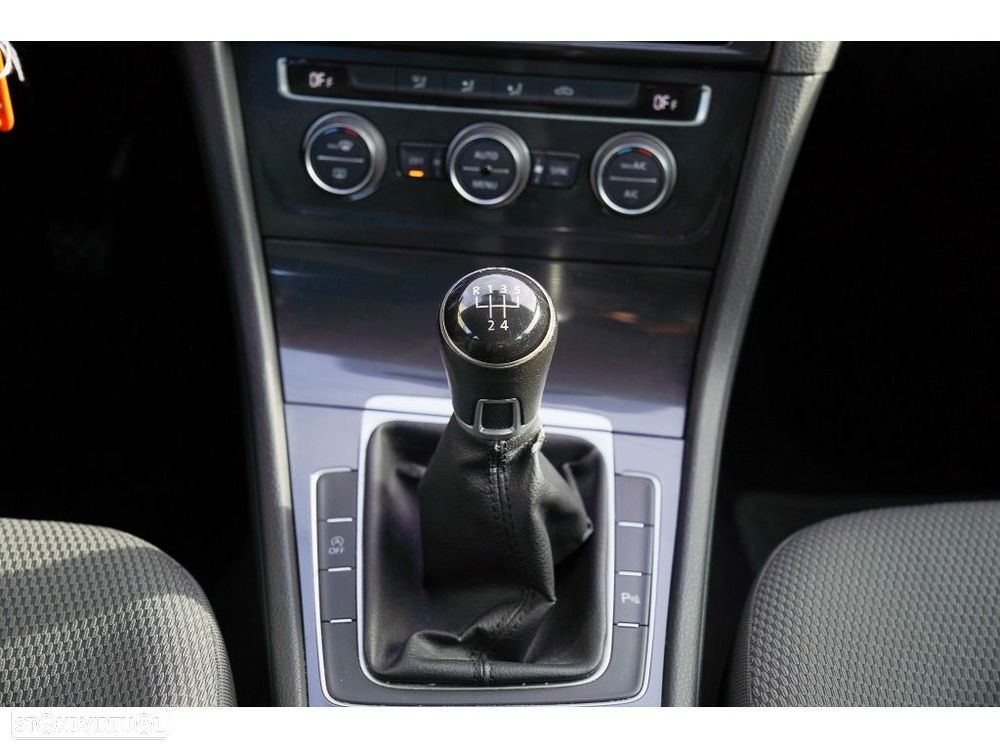 VW Golf Variant 1.6 TDi Confortline - 9