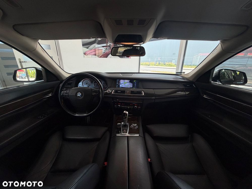 BMW Seria 7 730d - 31
