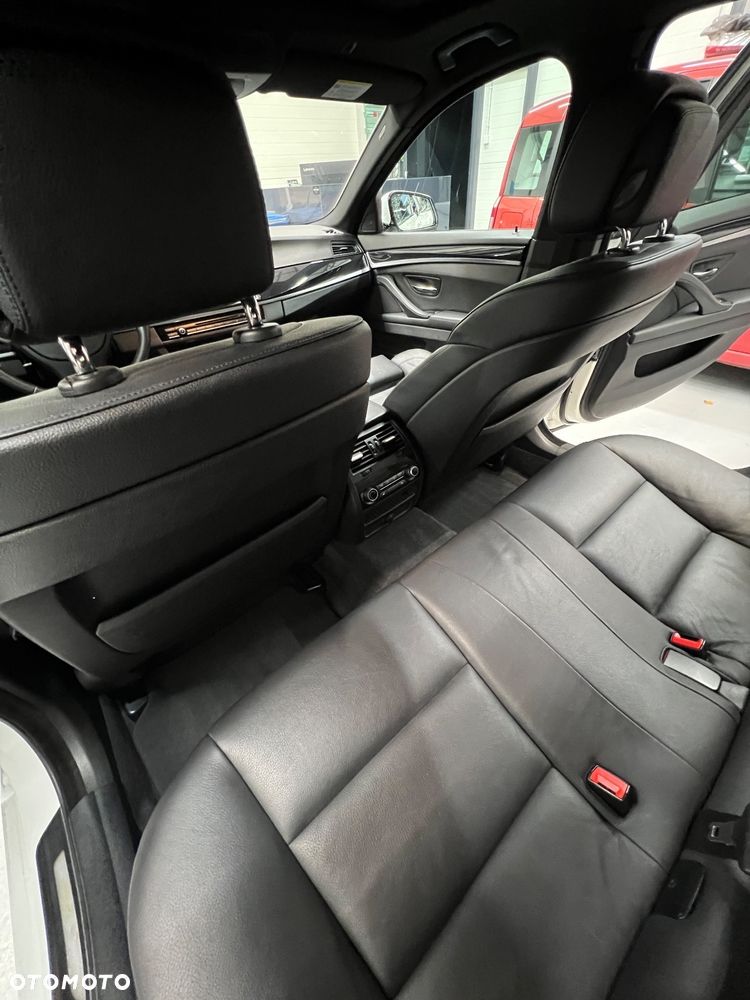 BMW Seria 5 520d Touring - 8