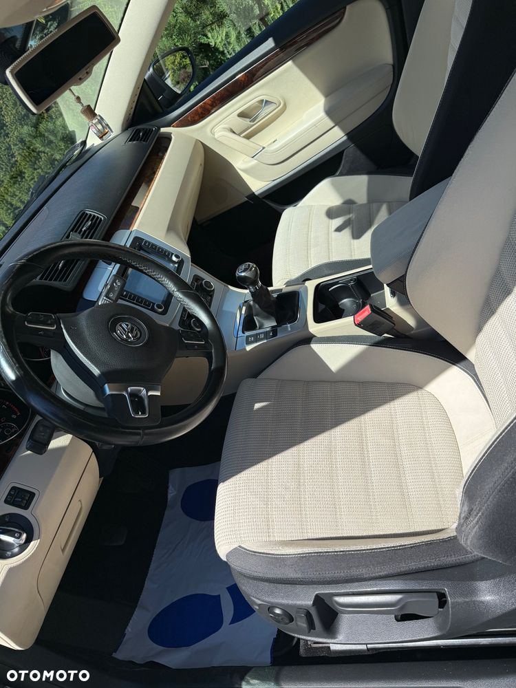 Volkswagen Passat - 5