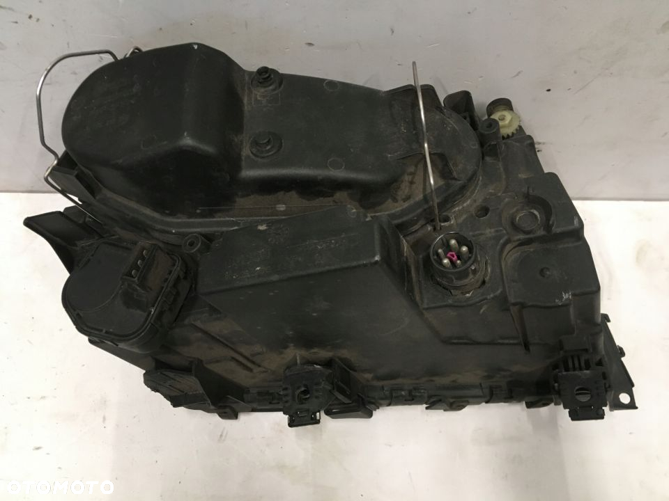 LAMPA LEWA PRZÓD AUDI A8 D2 94- - 5