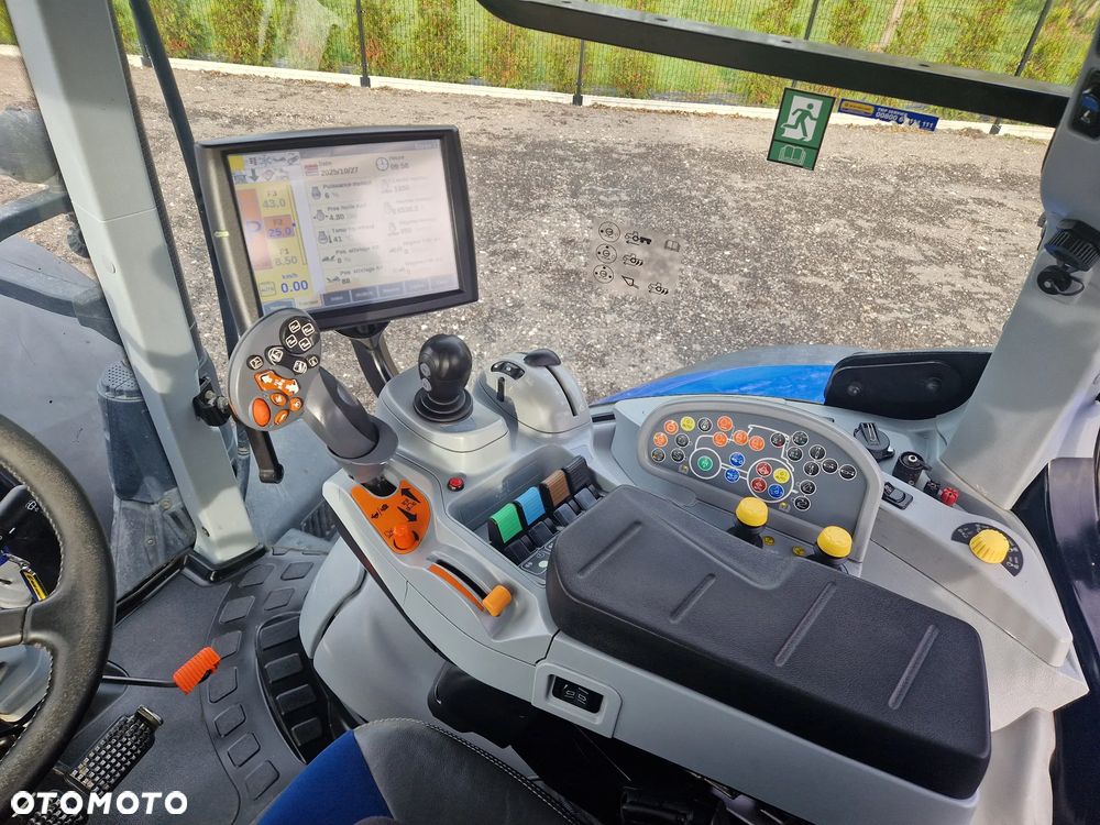 New Holland T7.270 AUTOCOMMAND - 9