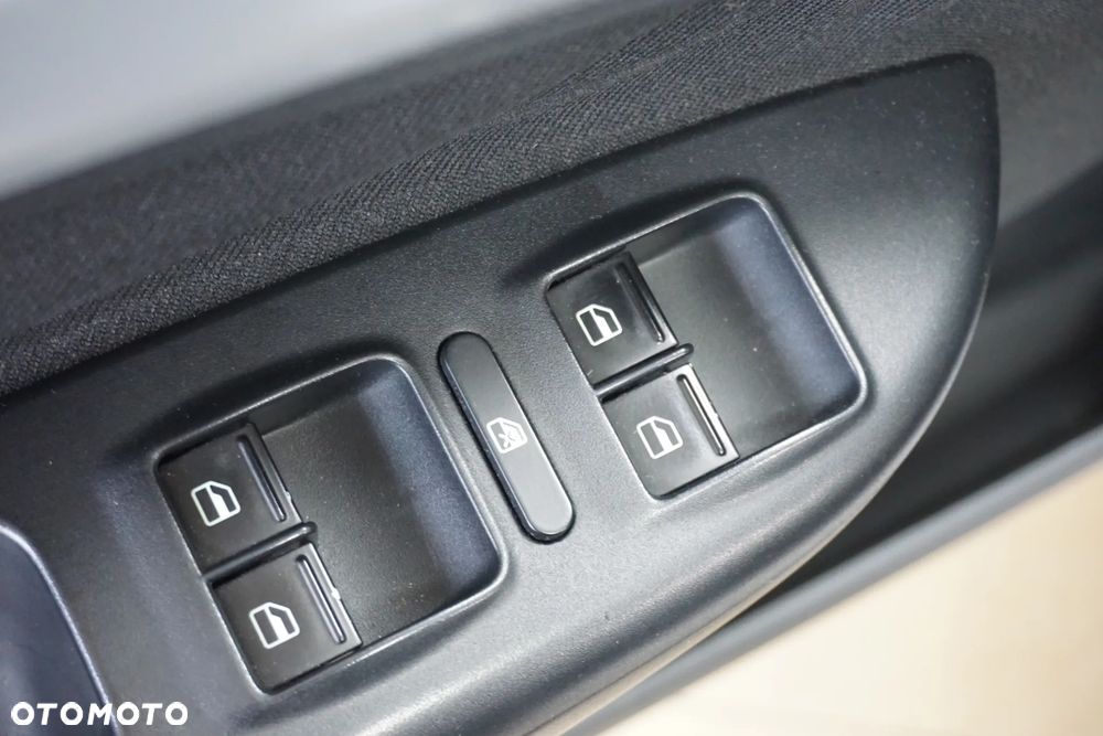 Skoda Octavia 1.6 TDI DPF Ambiente - 27