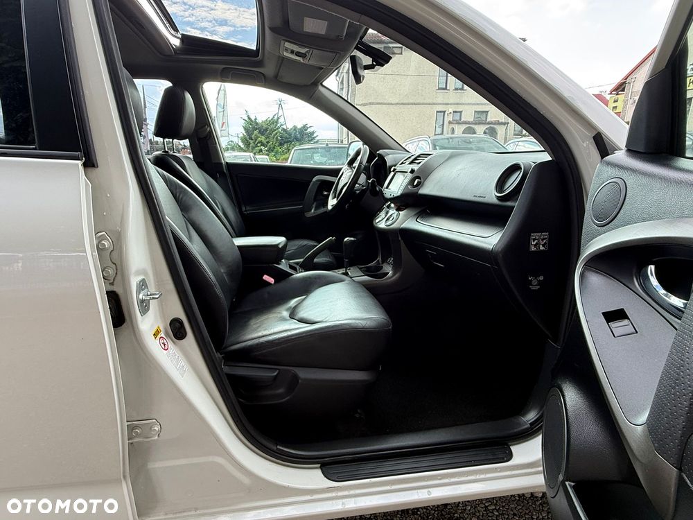 Toyota RAV4 2.2 D-4D 4x4 Automatik Executive - 27