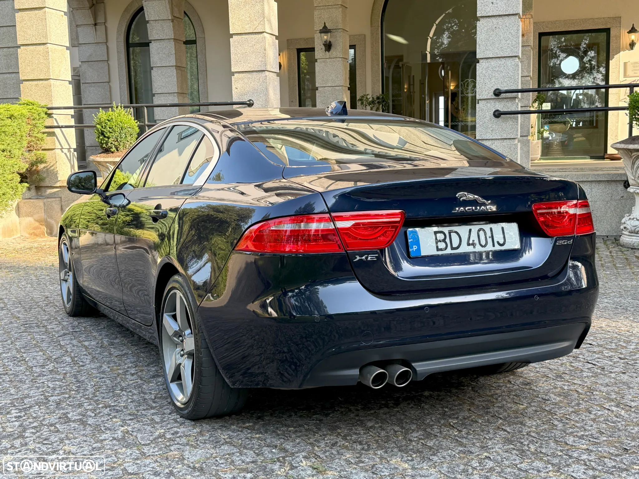 Jaguar XE 2.0 D SE - 5