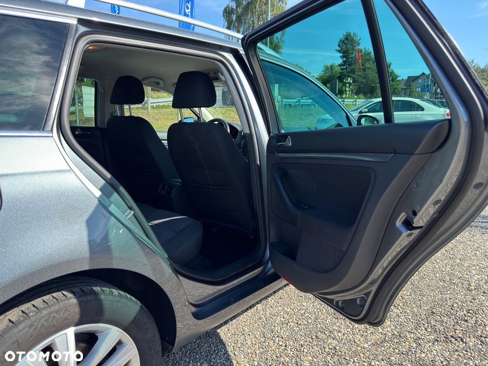Volkswagen Golf 1.6 TDI DPF Style - 24