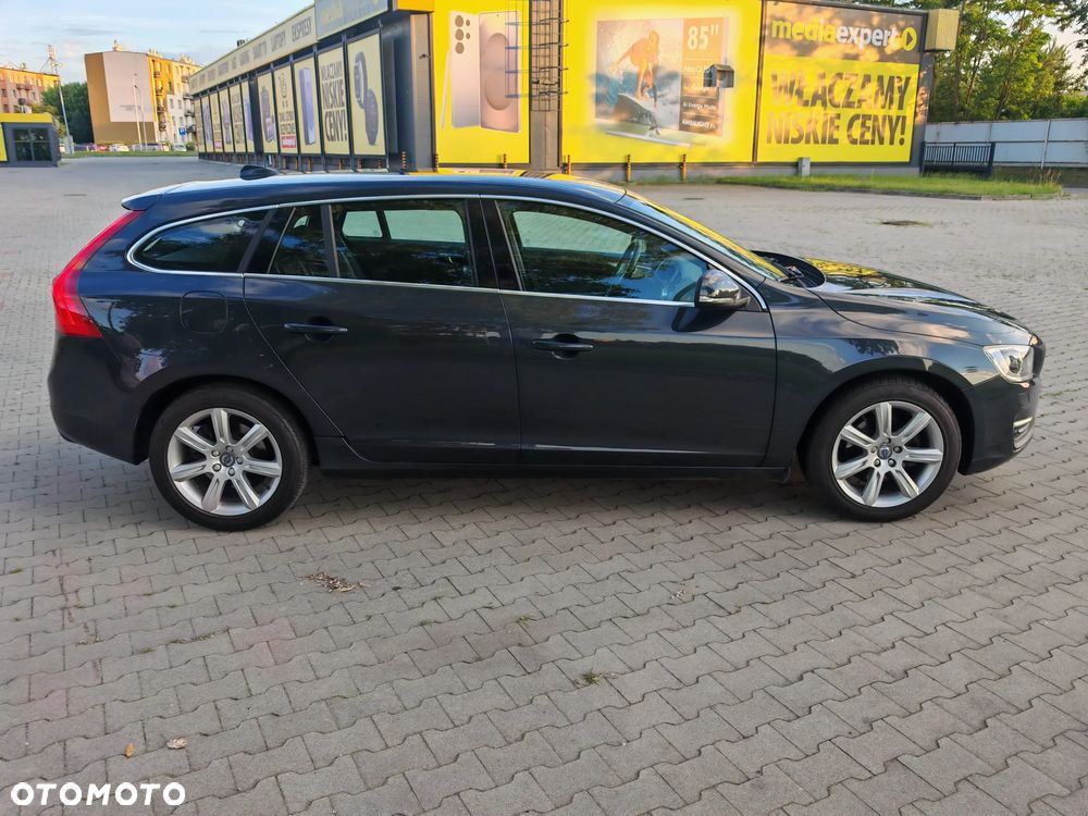 Volvo V60 D3 Momentum - 9