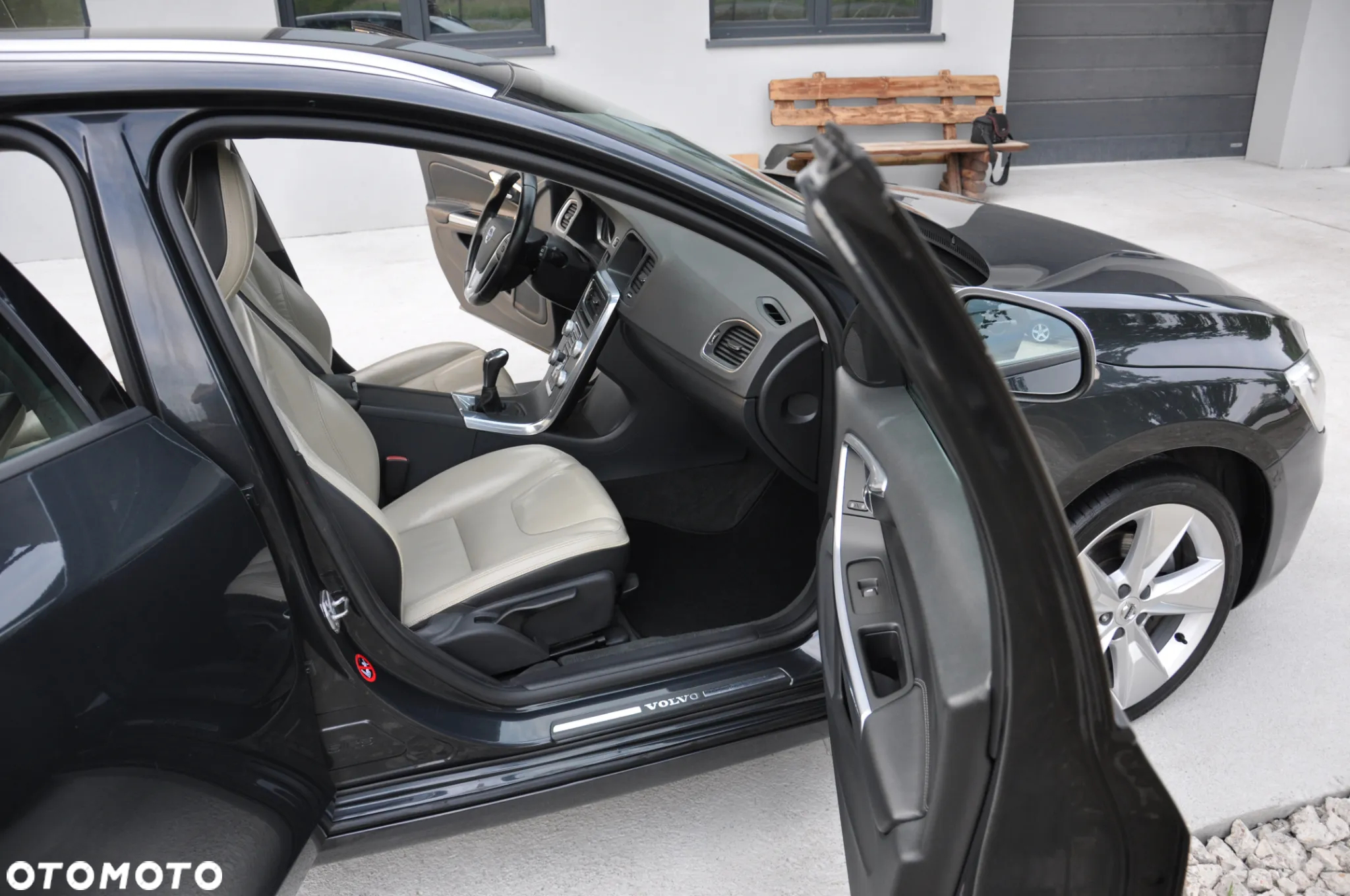 Volvo V60 D4 Drive-E R-Design Summum - 35