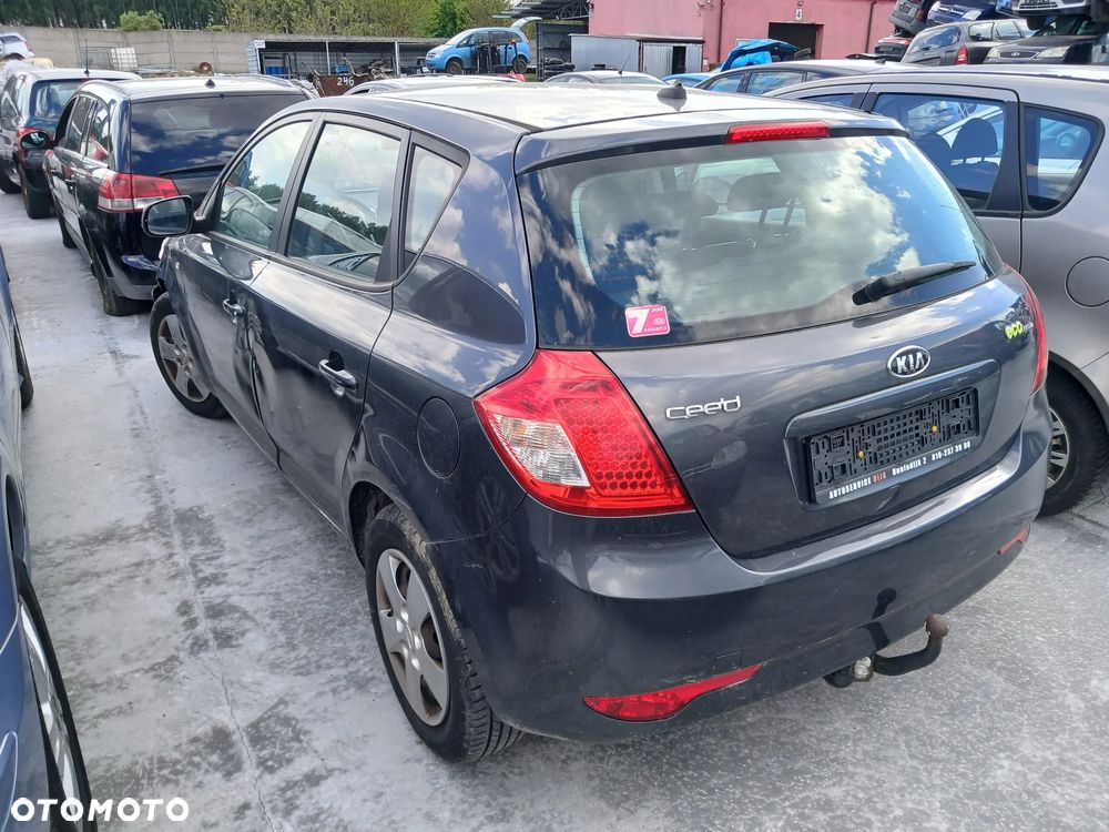 KIA CEED I FL 1.6CRDI D4FB LAK 5K CAŁA NA CZĘŚCI CZESCI - 3