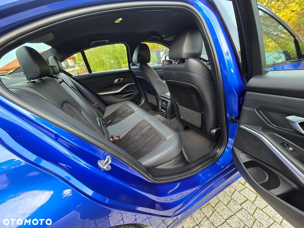 BMW Seria 3 330i M Sport sport - 12