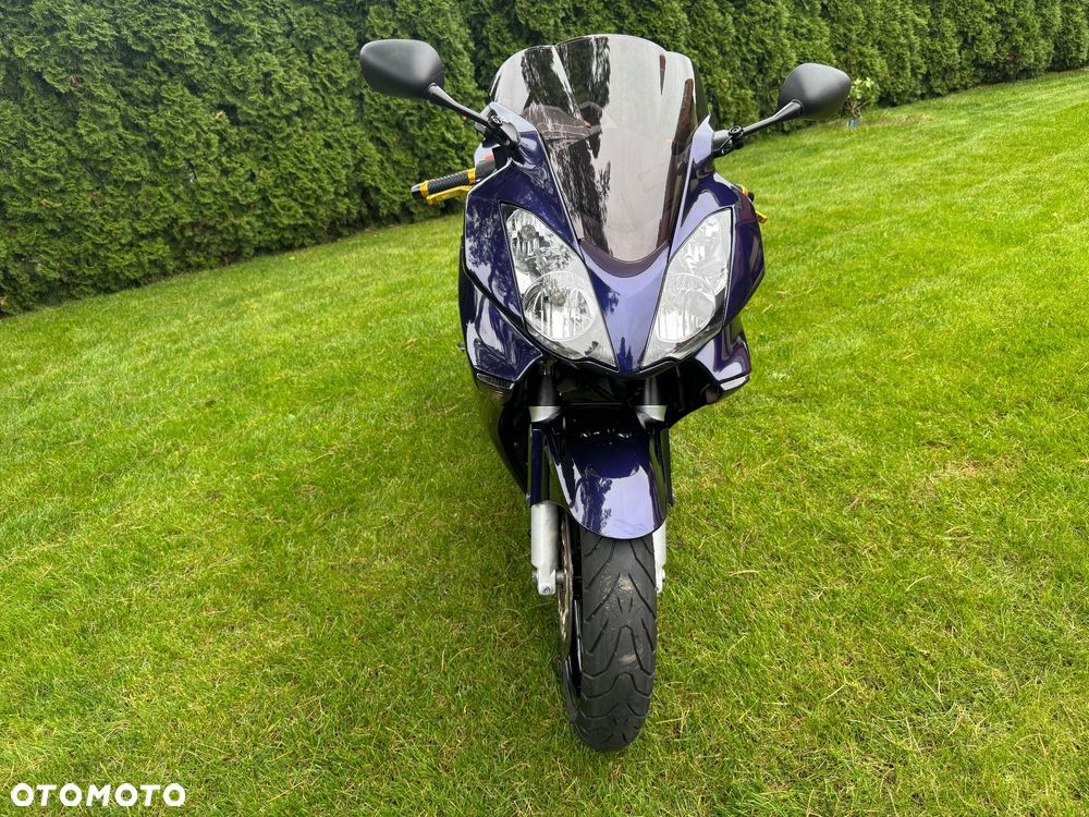 Honda VFR - 2