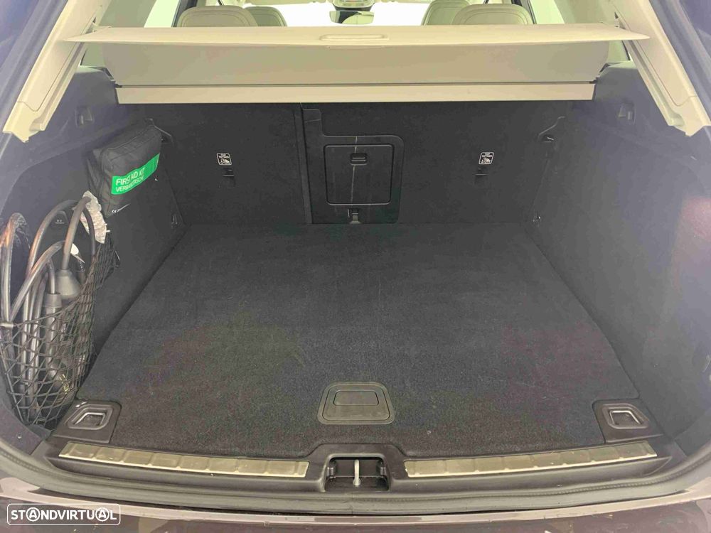 Volvo XC 60 2.0 T6 PHEV Plus Dark AWD - 14