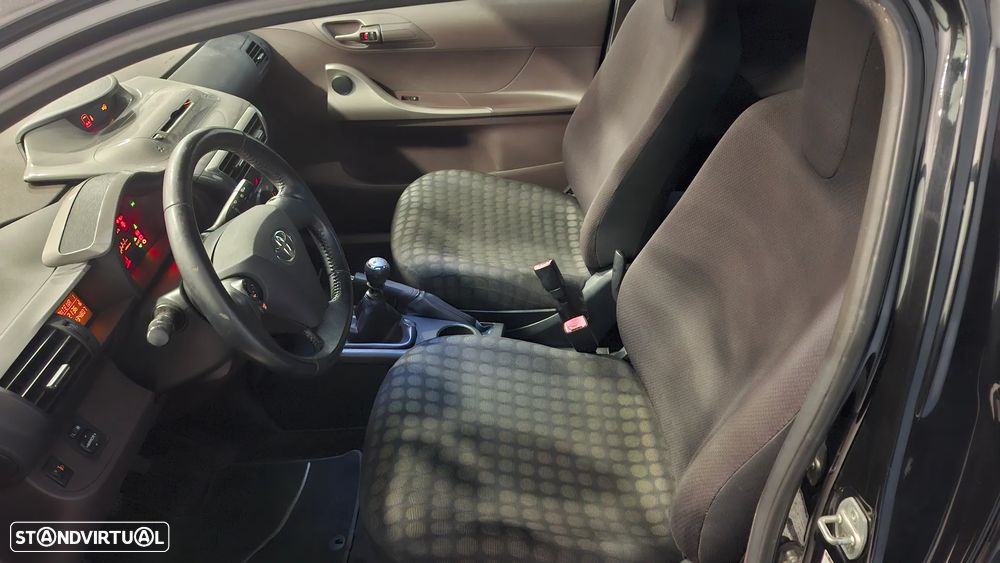 Toyota iQ 1.0 VVT-i Essential+AC - 11