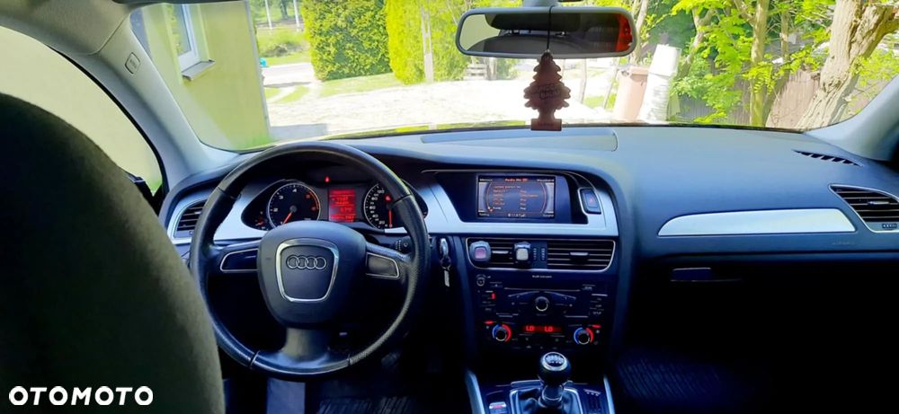 Audi A4 ver-avant-2-0-tdi-dpf-attraction - 9