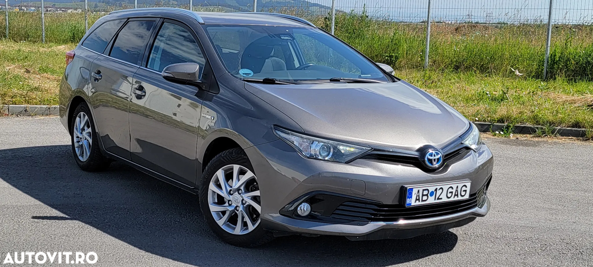 Toyota Auris 1.8 VVT-i Hybrid Automatik Design Edition - 4
