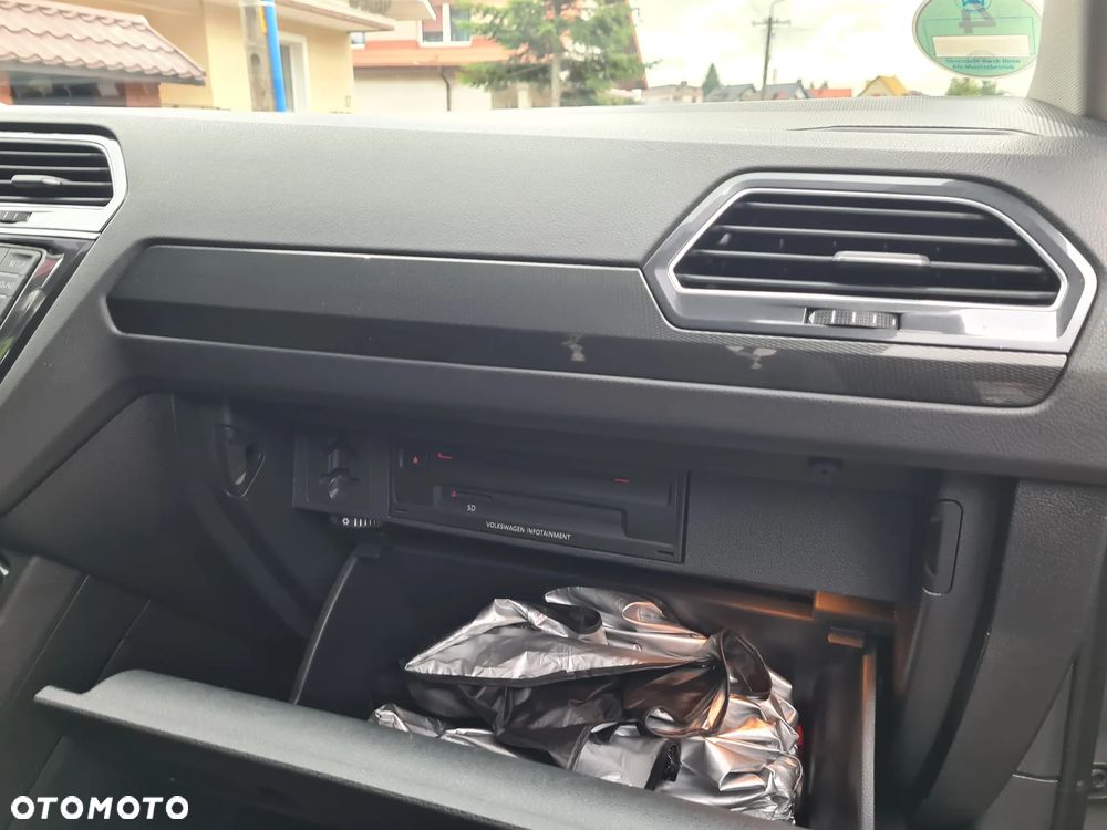 Volkswagen Tiguan - 12