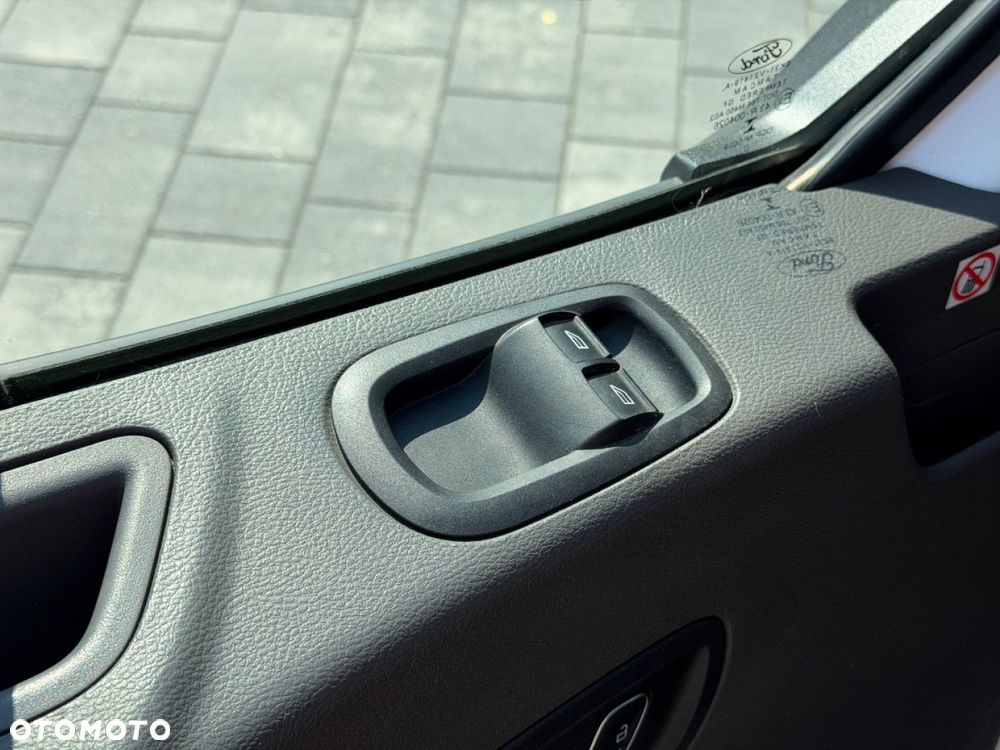 Ford Transit - 18
