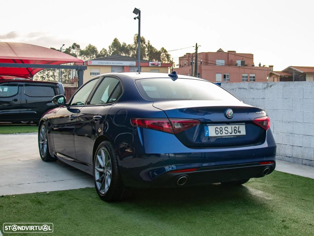 Alfa Romeo Giulia 2.2 D Super AT8 - 11