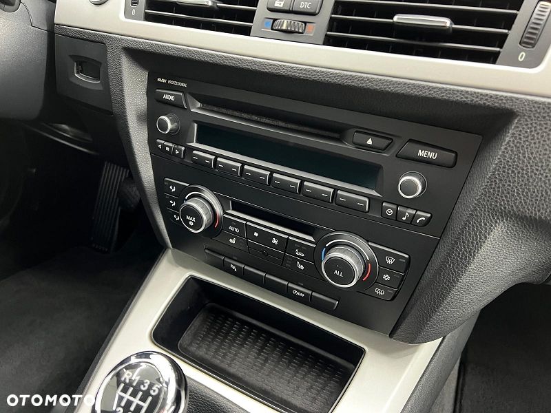 BMW Seria 3 320d - 23