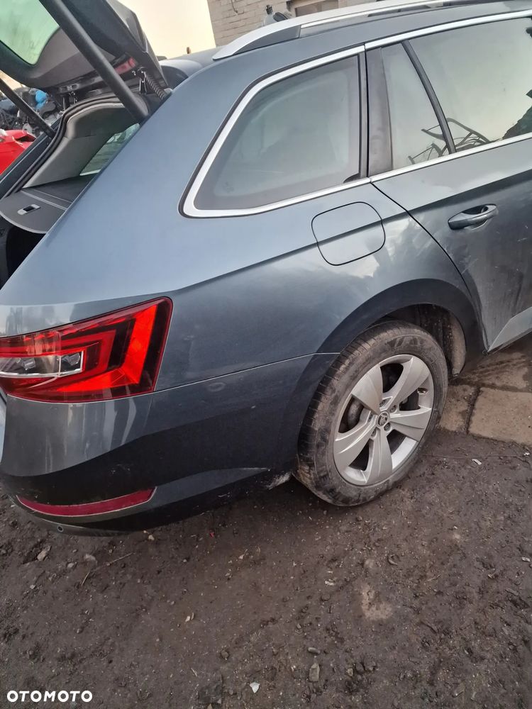 Błotnik  prawy  tył  skoda  superb  III  kombi - 2