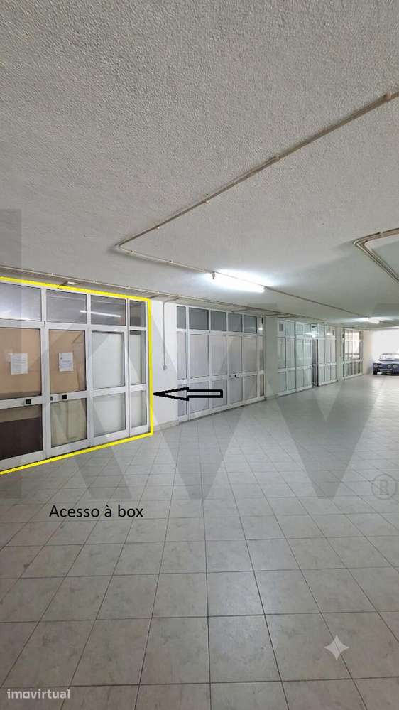 Garagem - Box com Luz Natural com 29,3 m2 em Linda-a-Velha - Grande imagem: 2/11