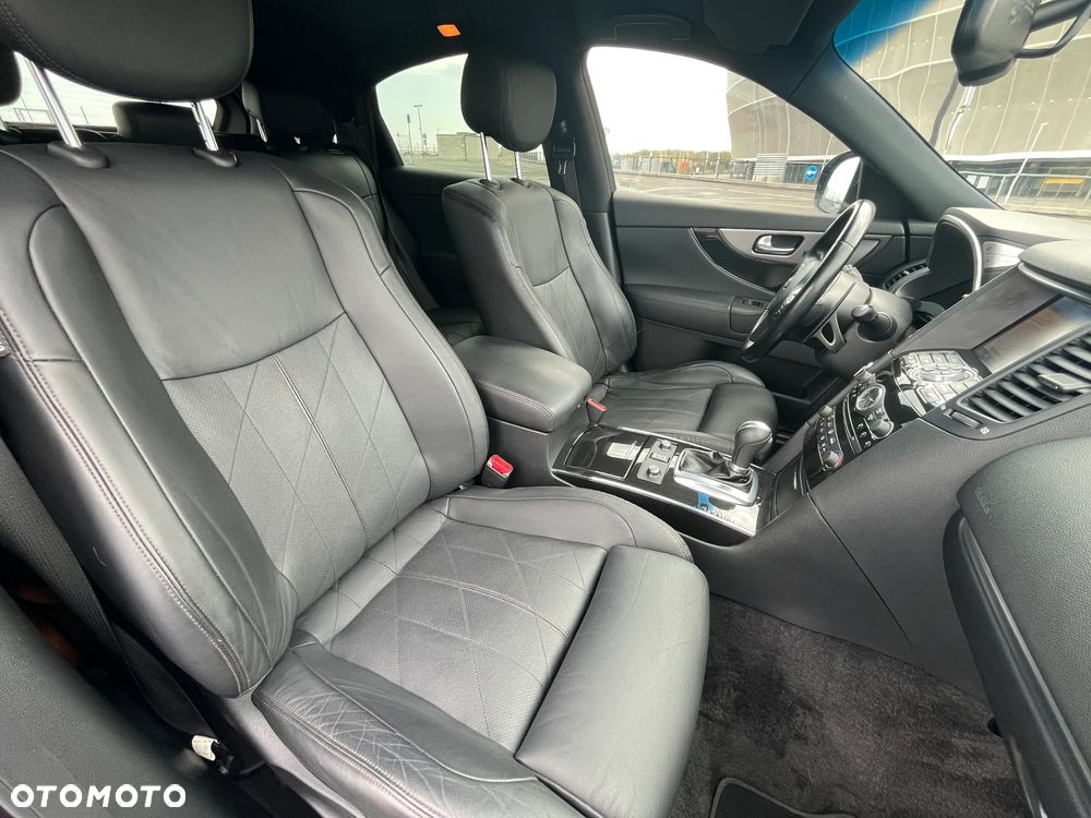 Infiniti QX70 3.0d S - 21
